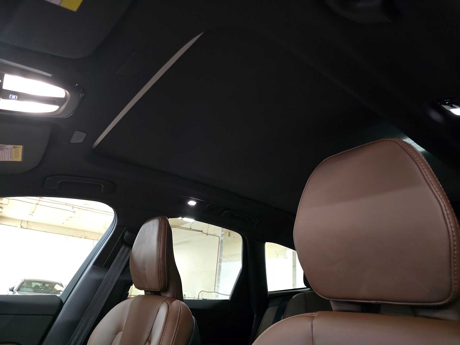 2023 Volvo XC60 Ultimate Dark Theme