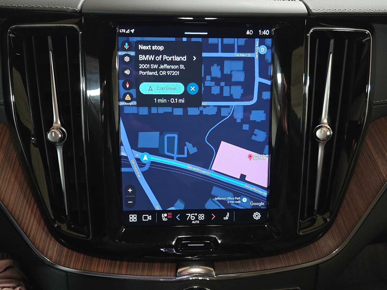 2023 Volvo XC60 Ultimate Dark Theme