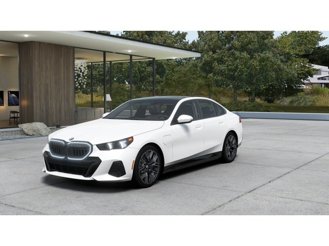 2027 BMW 550e Base