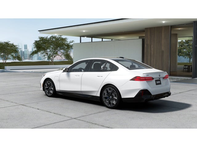 2027 BMW 550e Base