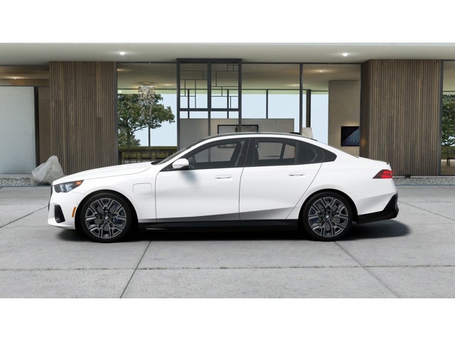 2027 BMW 550e Base