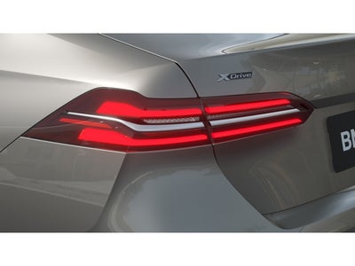 2027 BMW 530i 530i xDrive